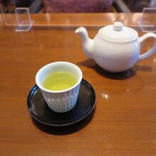煎茶をいただきましたが、焙じ茶も選べました
