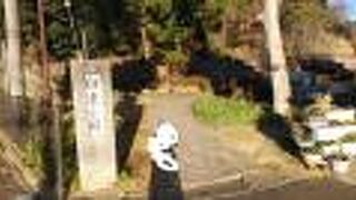 駅裏の高台にある公園