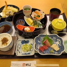 アメリカ定食…、いや「季節のやわらぎ弁当」