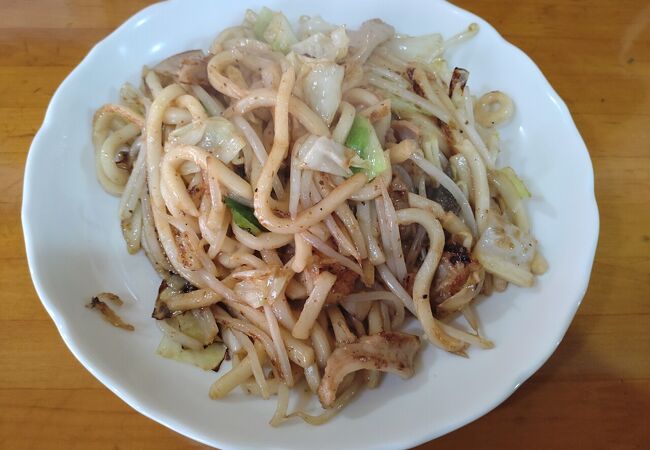 津山駅前のホルモンうどん