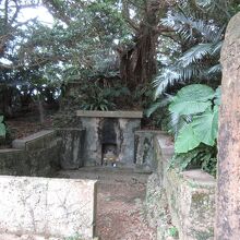 伊波普猷の墓