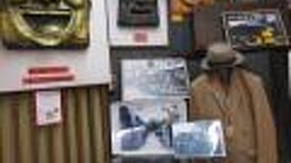 寅さんの衣装・写真を展示中