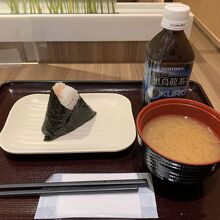 チョイ腹ごしらえに良し