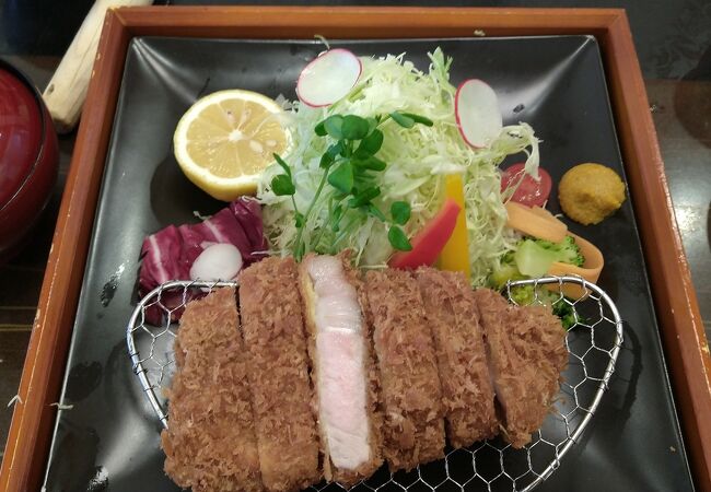 少し高級なとんかつ屋