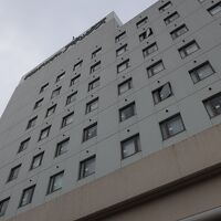 伊勢市駅（近鉄側）から徒歩３～４分のところにあります