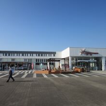 新東名のSAは何処も大きくて綺麗