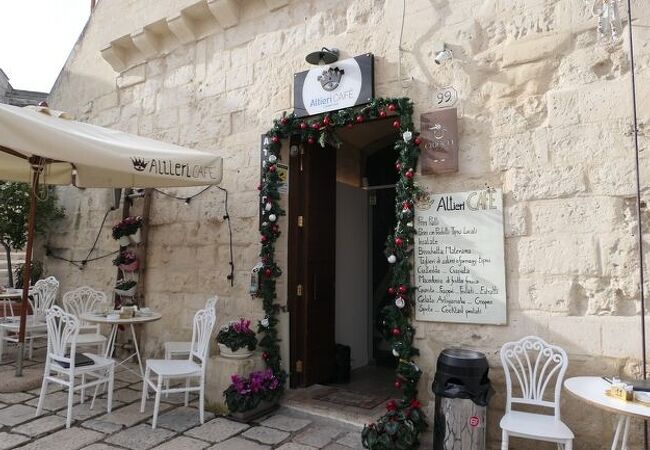 観光途中のトイレ休憩に便利なカフェ「Altieri CAFE」