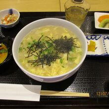 朝食のフグ雑炊。