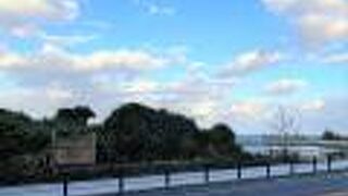 管理されていない自由なビーチ