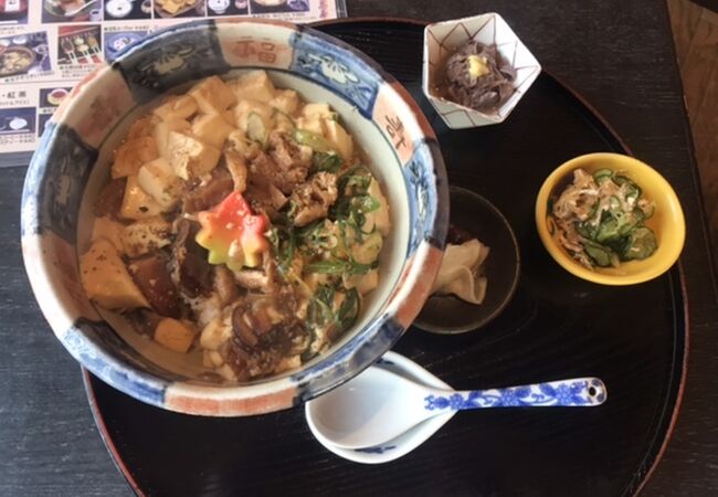 豆腐と油揚げの丼