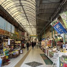 アーケードの商店街