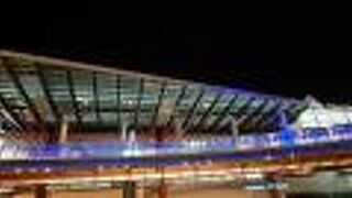 岐阜駅前の人の流れを変えた空中デッキ