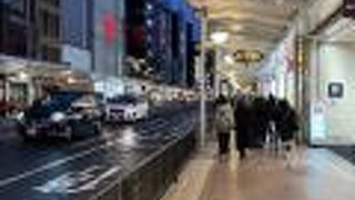 メインストリートの一つ