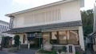 資料館兼売店兼案内所