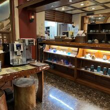 カフェのフリードリンクのコーナー