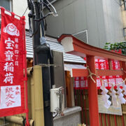 銀座の路地裏神社