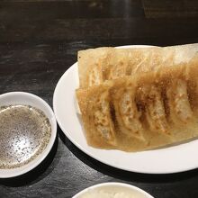 羽根が綺麗な餃子