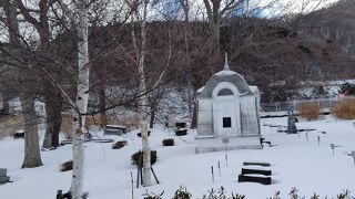 江戸時代末期に居留して亡くなった外国人を海の見える高台に埋葬した外国人墓地