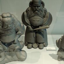 屋根飾りの鐘馗さんも