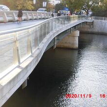 少し変わったデザインの欄干