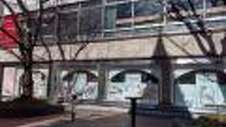 西銀座デパートの横も数寄屋橋公園