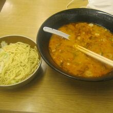 勿論、替え玉（110円）もオーダーしました～( ´∀｀ )。