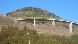 高速道路のえびのPAから見上げる姿も素晴らしかったです