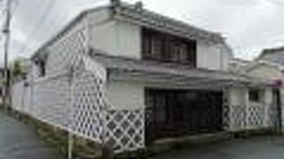 大きななまこ壁