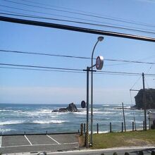 太平洋に面した荒々しい外房の海。内房より波高し