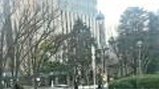 横浜港近くの歴史を感じる小公園