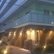 マンションの一角にあります。周辺には問屋場、高札場跡の説明板もありました。