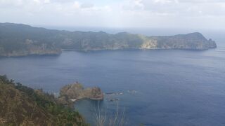 目の前に兄島と東島が見える展望台