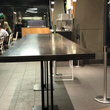 もうすぐ閉店で人が少ない店内