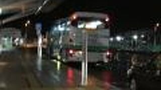 空港と市内を結ぶ