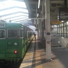 電車の方は1時間に1,2本くらいとやや少なめ
