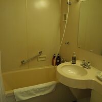 お湯が逆流するユニットバス。逆流水でトイレまで水浸し。