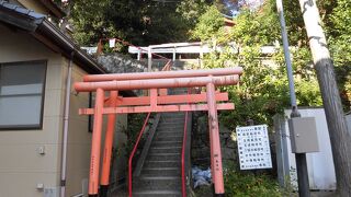 「お参りと健康の参道」の説明では奥に8社も