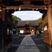 小さいながらも厳かな雰囲気のある神社