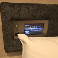 ベット元にあるタッチパネルで電源操作する。