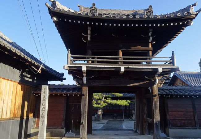 旧東海道に面したお寺で歴史を感じることができる
