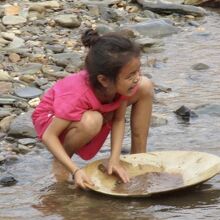 砂金取りの女の子