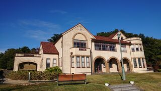 岡崎市の東公園内に移築された、昭和初期の洋館