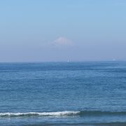 目の前に富士山がドーン！　東京湾越しに見る富士山