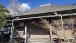 日限地蔵が祀られる