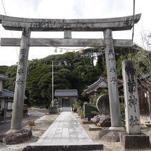 鳥居にも年季を感じます。