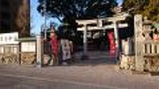 節分祭の旗が、風にはためいていました