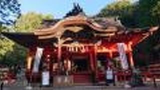 拝殿へは複数ルートが存分