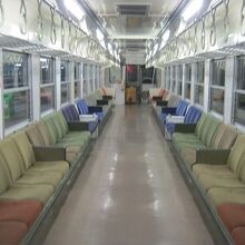 車内の様子は似たようなものですね。