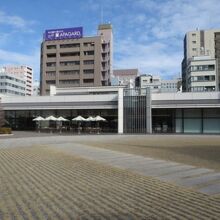 カフェとショップ