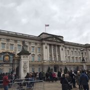 ロンドン中心部にある宮殿。